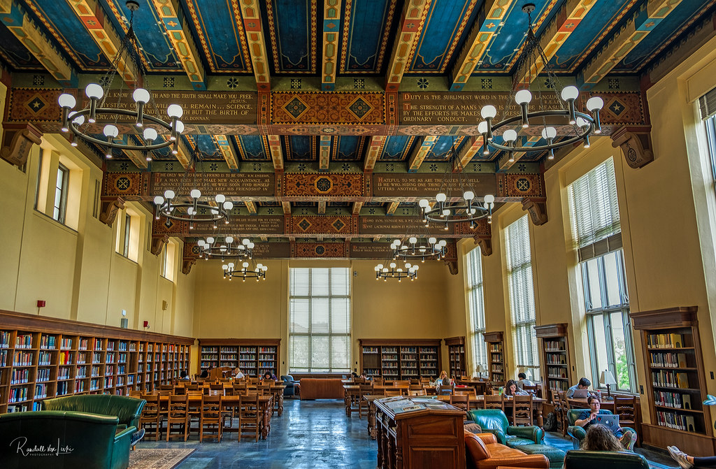 The main room inside the Life Sciences Library at the University of Texas at Austin