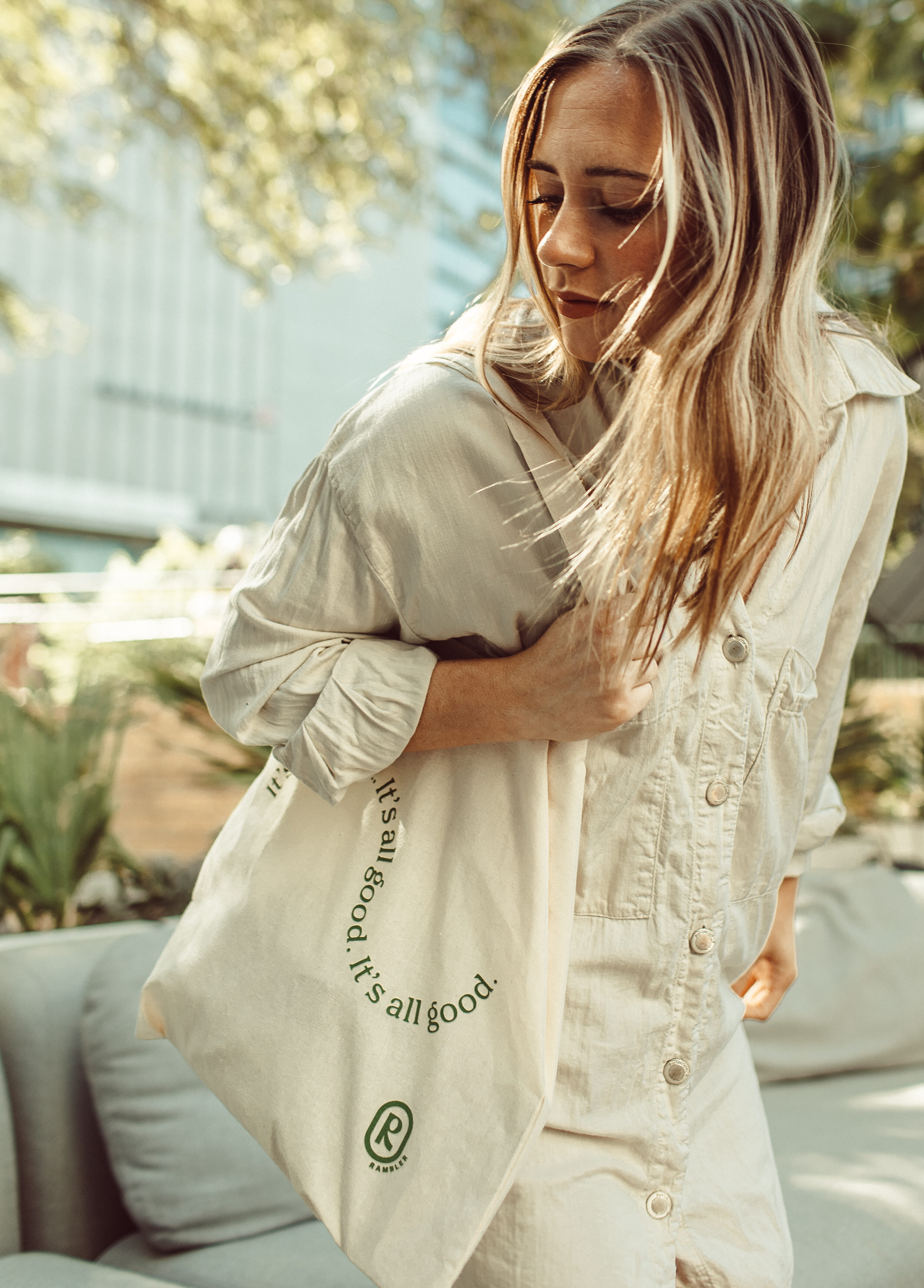 UT Student with tote